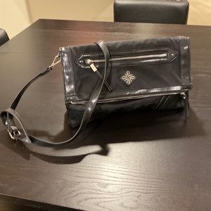 Vera Wang Simply Vera medium size black crossbody bag